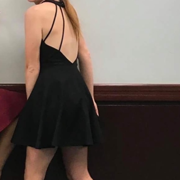 ⭐️Windsor Open back dress⭐️ - Picture 2 of 8